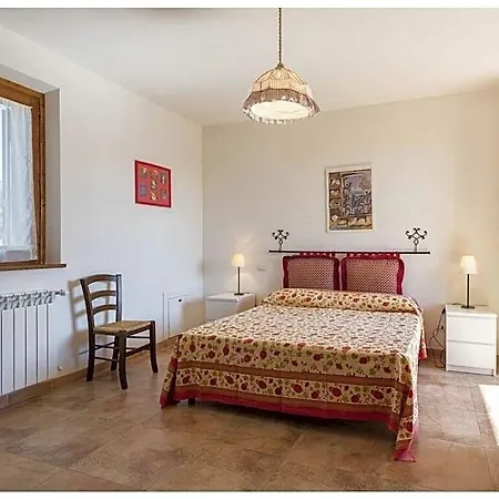 Clemente Comfortable Lucignano